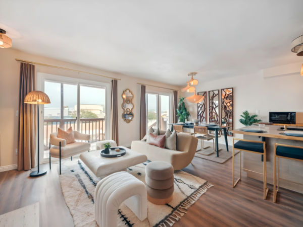 Luxury Coastal Retreat in La Jolla - Designer Furnishing & Private
